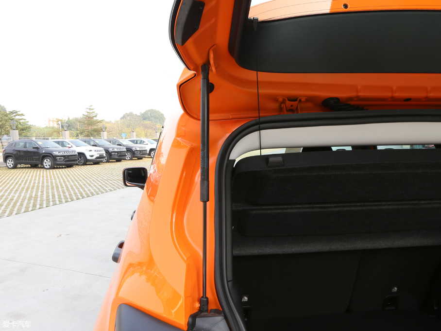 2017ɂb 180T  DCTܰ+