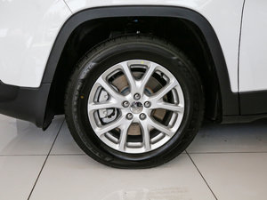 2017款2.0L 优越版 轮圈