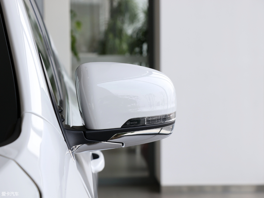 2018���ָ�]�� 2.0T ���(q��)�M(j��n)���� ��(gu��)V