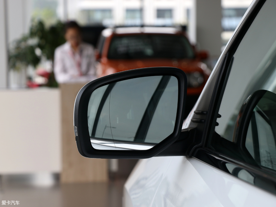 2018���ָ�]�� 2.0T ����M���� ��V