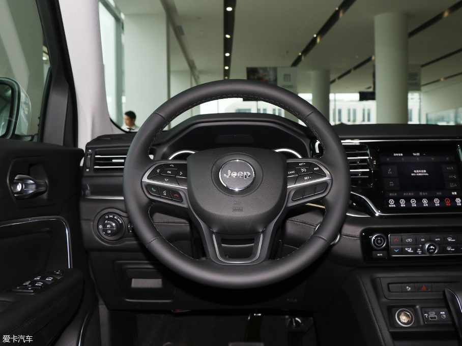 2018���ָ�]�� 2.0T ����M���� ��V