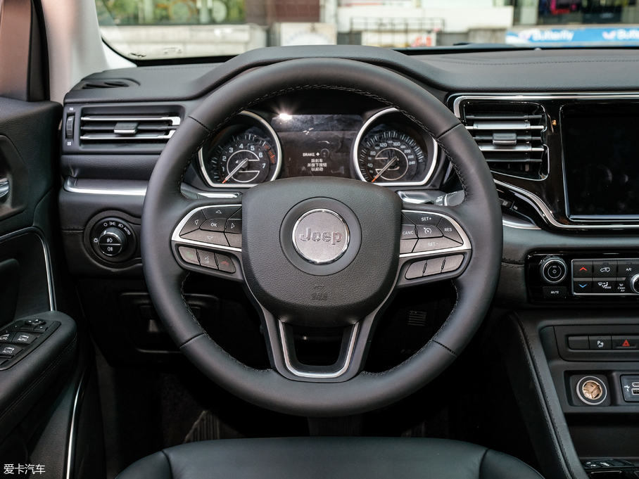 2018���ָ�]�� 2.0T ����M���� ��V