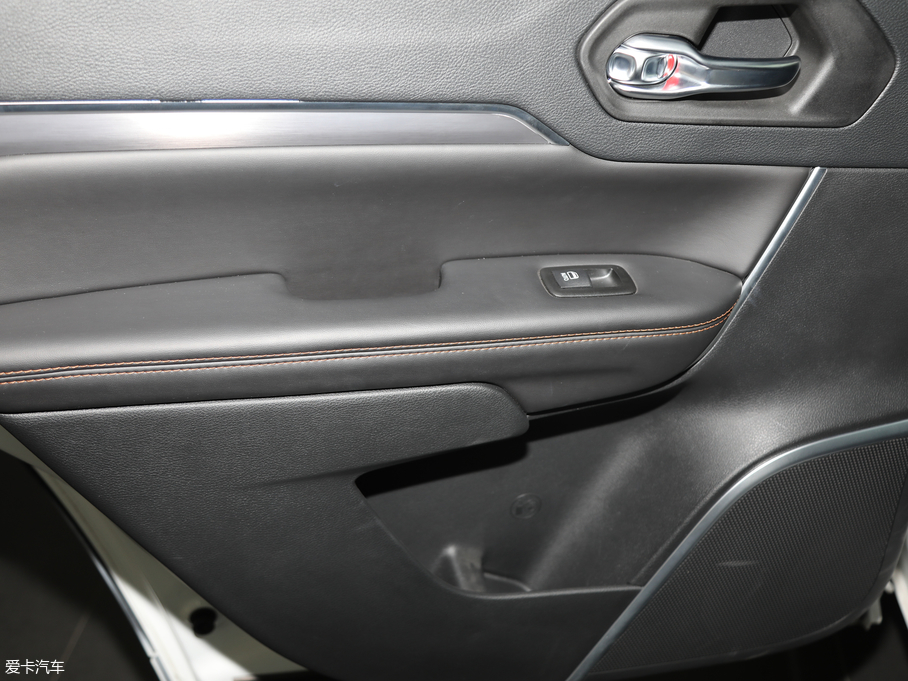 2018���ָ�]�� 2.0T ���(q��)������ ��(gu��)V