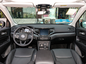 2018款2.0T 两驱进享版 国V 内饰全景