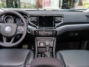 2018款2.0T 两驱进享版 国V 中控台