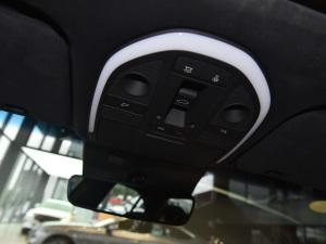 2021��2.0T Edition 1 �޶��� �п؅^