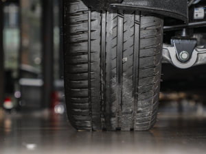 20232.5T (q)Ş 6 (x)(ji)^