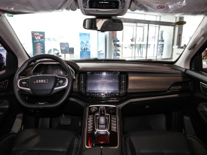 2020款2.0T 手动四驱舒享版 汽油 内饰全景