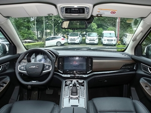 2020款2.0T 自动四驱柴油舒适版 内饰全景