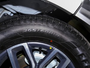 2020款2.0T 手动四驱柴油舒适版 轮胎尺寸