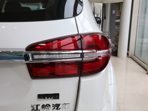 2020款2.0T 手动四驱汽油舒适版 尾灯