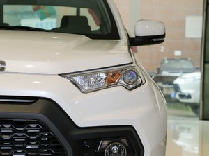 2020款2.0T 手动两驱短轴舒享版 柴油 大灯