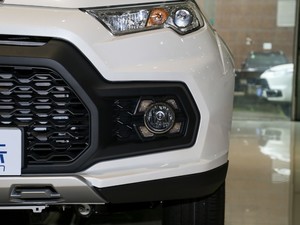 2020款2.0T 手动两驱短轴舒享版 柴油 前雾灯
