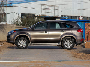 2013款汽油 2.0T 两驱手动豪华版 七座 正侧（左）
