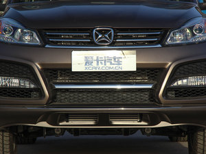 2013款汽油 2.0T 两驱手动豪华版 七座 中网
