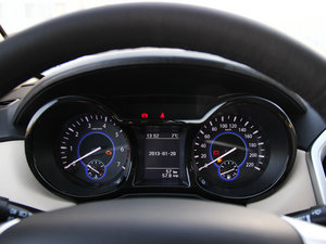 2013款汽油 2.0T 两驱手动豪华版 七座 仪表