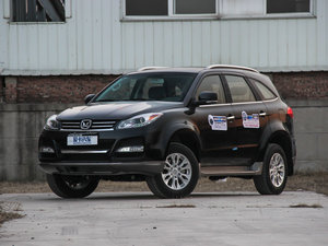 2013款汽油 2.0T 四驱手动超豪华版 五座 左前45度