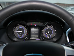 2013款汽油 2.0T 四驱手动超豪华版 五座 仪表