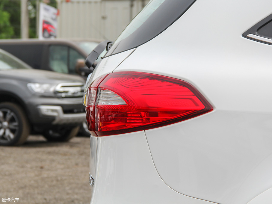 2016SS350 2.0T ԄӃ(q)ͺA촰5