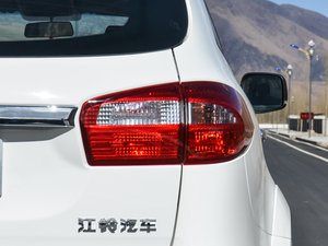 2016款2.0T 自动两驱汽油豪华版5座 尾灯