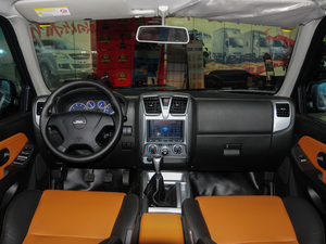 2016款2.8T 新超值柴油两驱标准货箱基本型JX493ZLQ4G 内饰全景