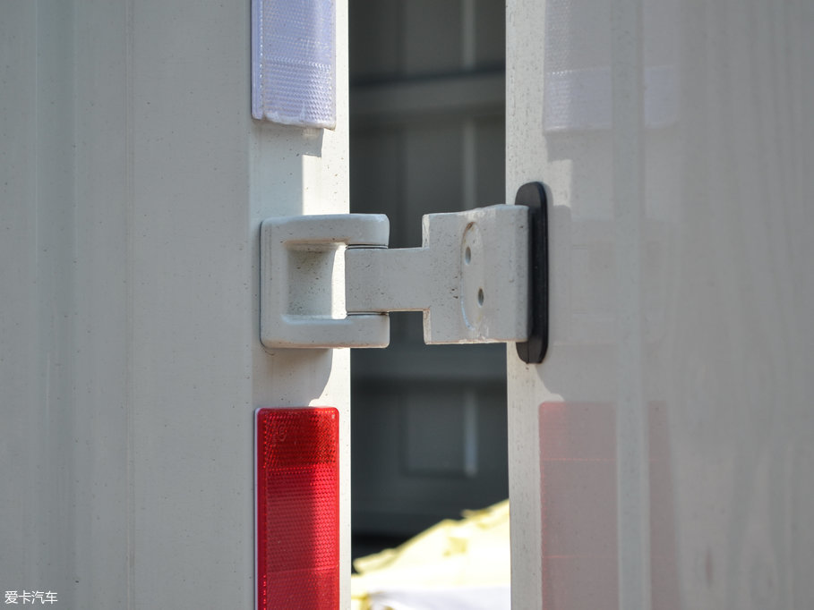 2017P\(yn)  wALӰF x IV 