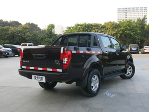 2017款经典2.4T 手动四驱 长轴豪华版 柴油 整体外观