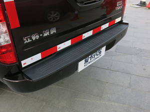 2017款经典2.4T 手动四驱 长轴豪华版 柴油 细节外观