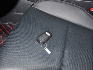 2017款2.0T 自动两驱柴油豪华天窗版7座 其它