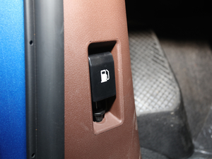 20203 2.0T 򌘷ͿݰLS  п؅^