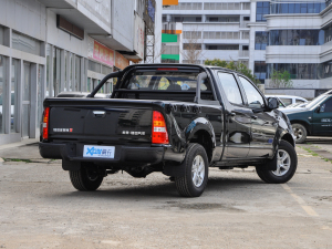 2020款3 2.0T 两驱电商版低货台长轴 柴油 整体外观