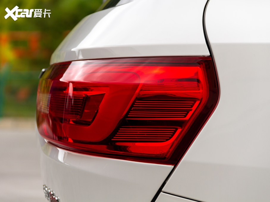 2020L580Pro Pro 220T քSI