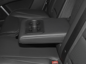 2021款1.5T 手动都市活力版 后排中央扶手