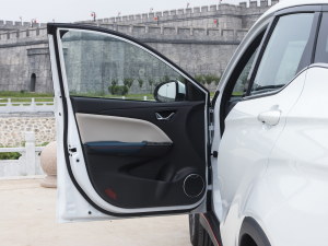2022款1.5T CVT智享型 驾驶位车门