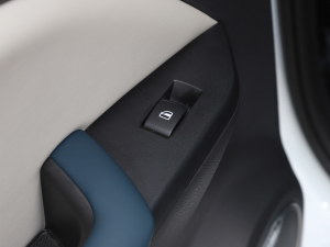 2022款1.5T CVT智享型 后排车窗控制区