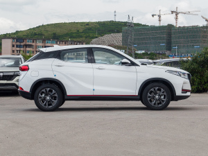 2022款1.5L CVT尊享型 正侧（右）