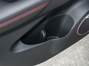 2022款1.5L 手动悦享型 后门储物空间
