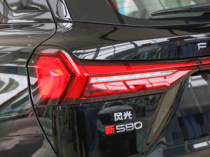 2022款1.5T 自动静享型 尾灯