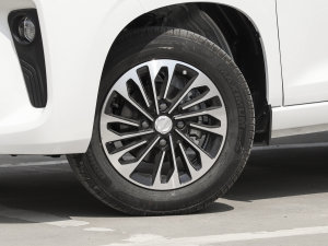 2022款1.5L 豪华型客车 5座 轮圈