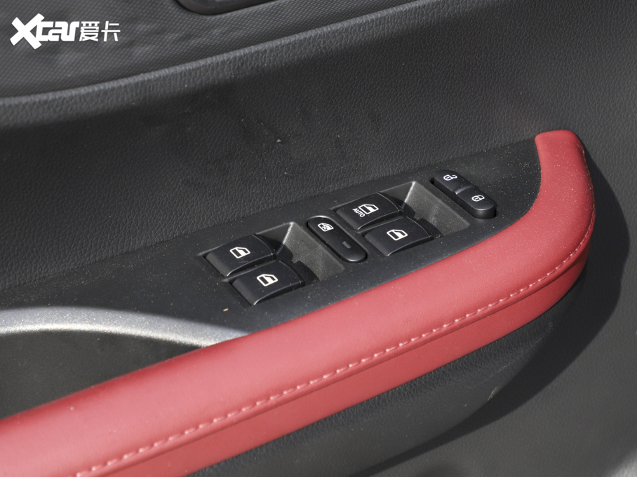 2022L(fng)S560 1.5T CVTӢ