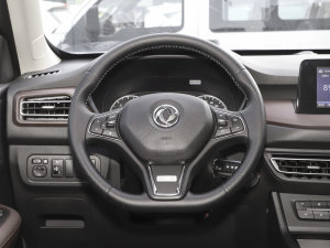 2022款1.5T 手动精英型 方向盘