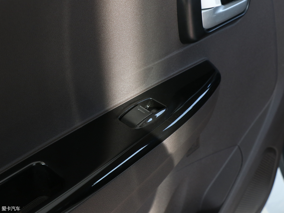 2017L(fng)330 S 1.5L ք(dng)m