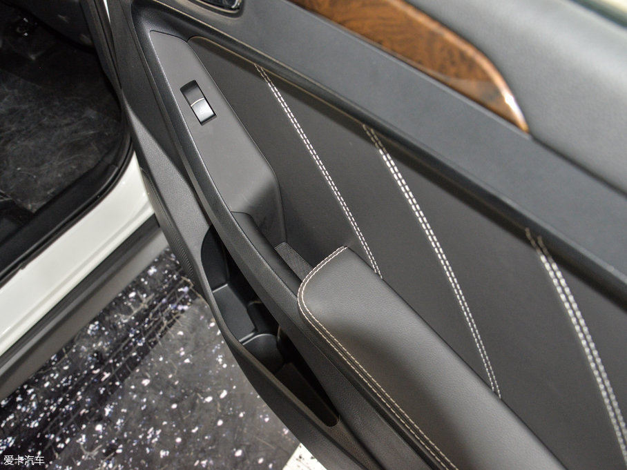 2017L(fng)580 1.5T CVT