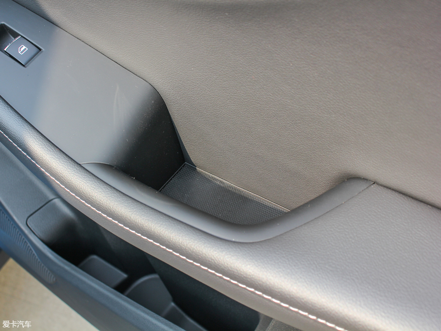 2018L(fng)S560 1.8L ք(dng)m