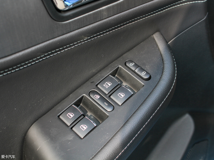 2018L(fng)S560 1.8L ք(dng)m