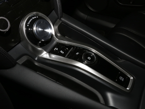 2020款1.5T 两驱畅享Plus版 换挡杆