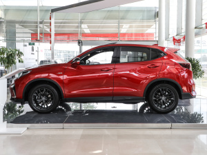 2021款1.5T 两驱尊享·A-Spec智能安全运动款 正侧（左）
