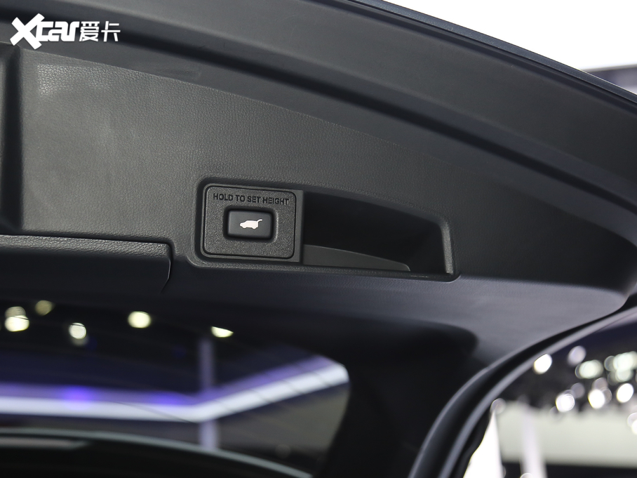 2021��֎��RDX 2.0T �@����A-Spec�\�ӿ� SH-AWD ĥɰ��