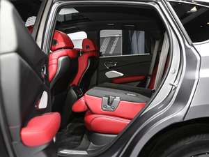 2021款2.0T 钻享·A-Spec运动款 SH-AWD 磨砂皓灰 后排座椅放倒
