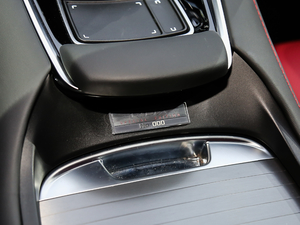 2021款2.0T 钻享·A-Spec运动款 SH-AWD 磨砂皓灰 空间座椅